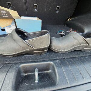 Sanita Professional Black Leather Clogs – Size 37 (Bought as Dansko)